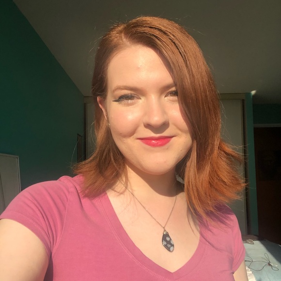 Meet your Posher, Alison - Picture 1 of 1